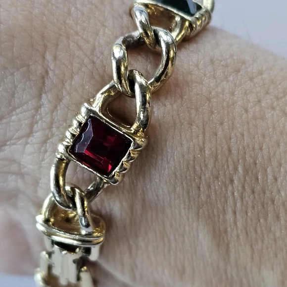Vintage Swarovski Heavy Gold Tone Bracelet! ✨️ - Picture 6 of 7